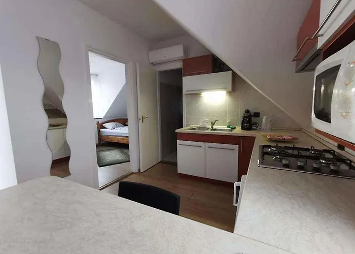 In 36227 Apartment *